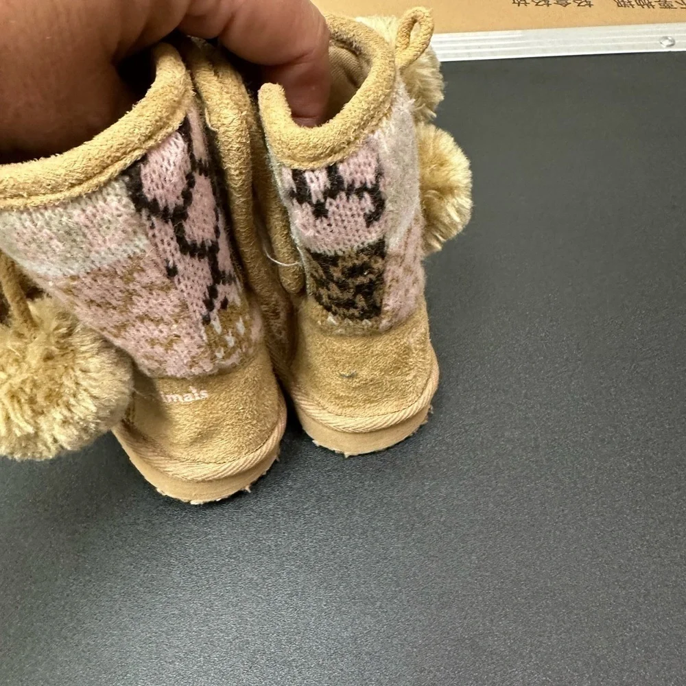 Garanimals pink with tan knit infant booties size 3